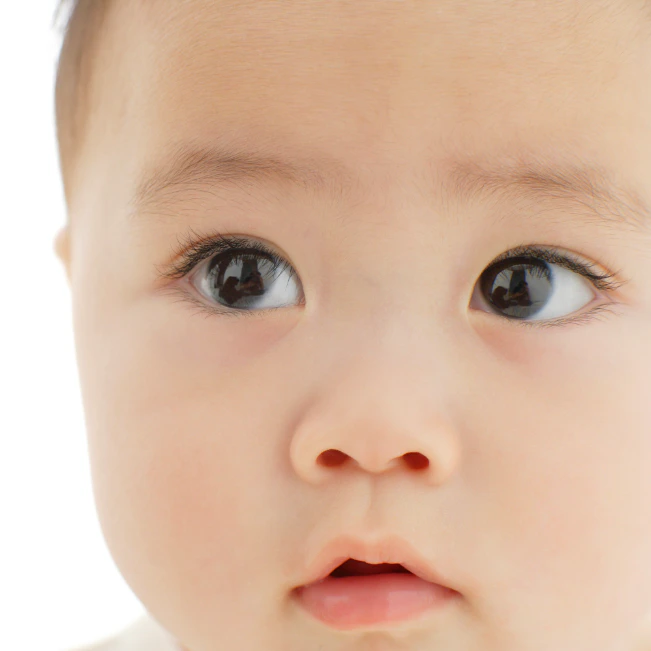 「あ、お前か…」あやすとそっけないわが子…「笑ってたまるか！」な態度に困惑したとき