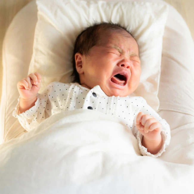 0時半に授乳してから寝ずに3時間…夫は『戦力外』の寝落ち、2人ワンオペで追い詰められたママの叫び