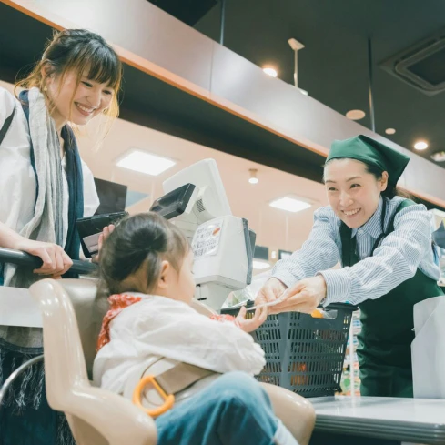 スーパー店員の神対応は「業務」それとも「人柄」？育児中の切実な感謝に4000いいね「店員側も嬉しい」