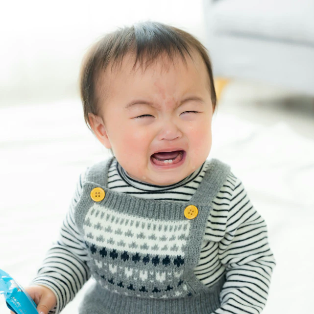 「消えたくなる…」1歳半の後追いや夜泣きで限界なとき、先輩ママはどう乗り越えた？