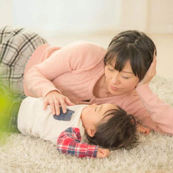 「お歌うたわなくていい」4年間歌い続けた子守唄からの”突然の卒業”に6.8千いいね「泣ける」「成長の証」