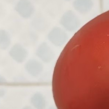 「見て…」ちょい恥？トマトの“奇跡の姿”に3万人が爆笑「ハートだったんじゃ…」「憶測ですけど…」