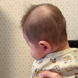 【癒し】抱っこした我が子の幸福ラインが尊い2.3万いいね「クレヨンしんちゃん」「秋ほっぺ」
