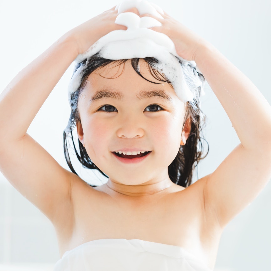 子どもの「自分で洗いたい」を応援！ ミノンのキッズ用泡ヘアシャンプーでお風呂時間がぐっとラクに