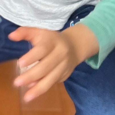 【わかる】発熱で保育園欠席した5歳の“現在の姿”→写真に7千いいね「あるある」「元気でなによりw」