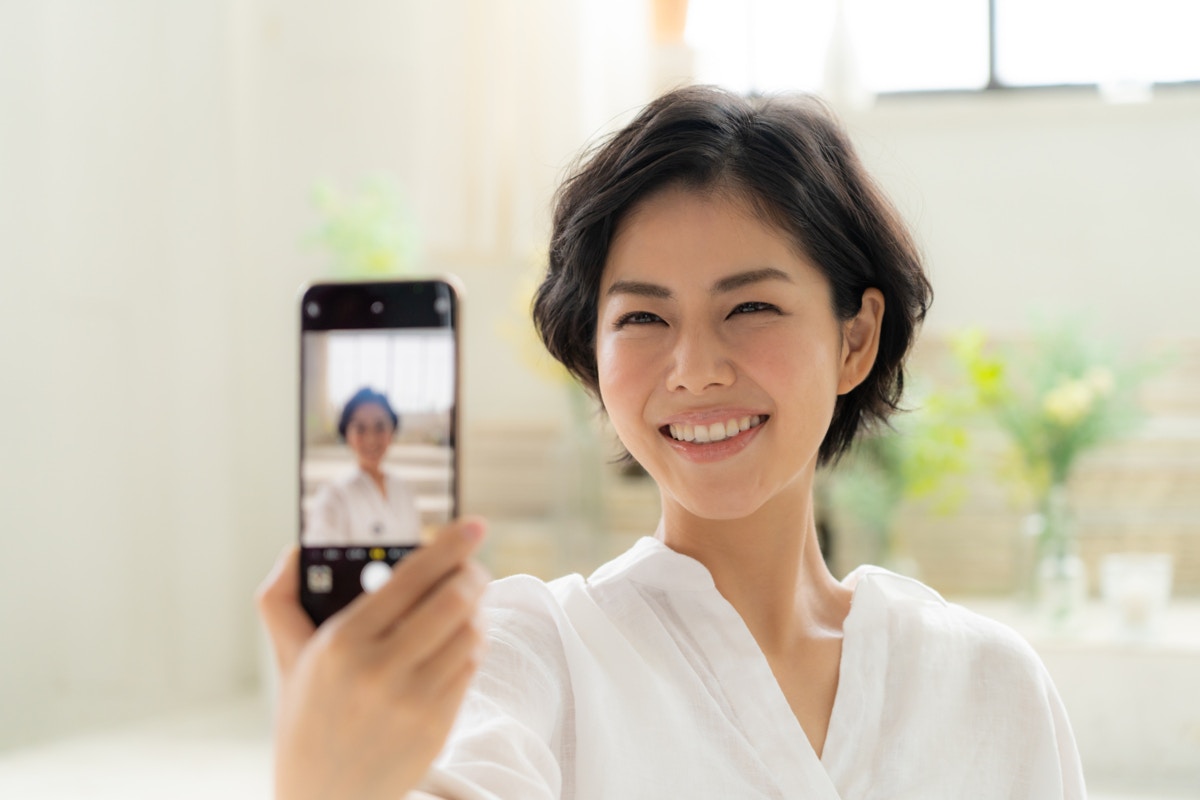 自撮り　女性