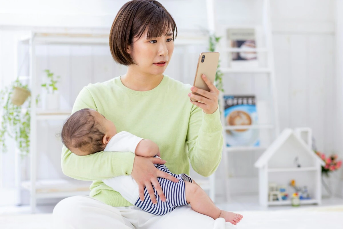 女性　赤ちゃん