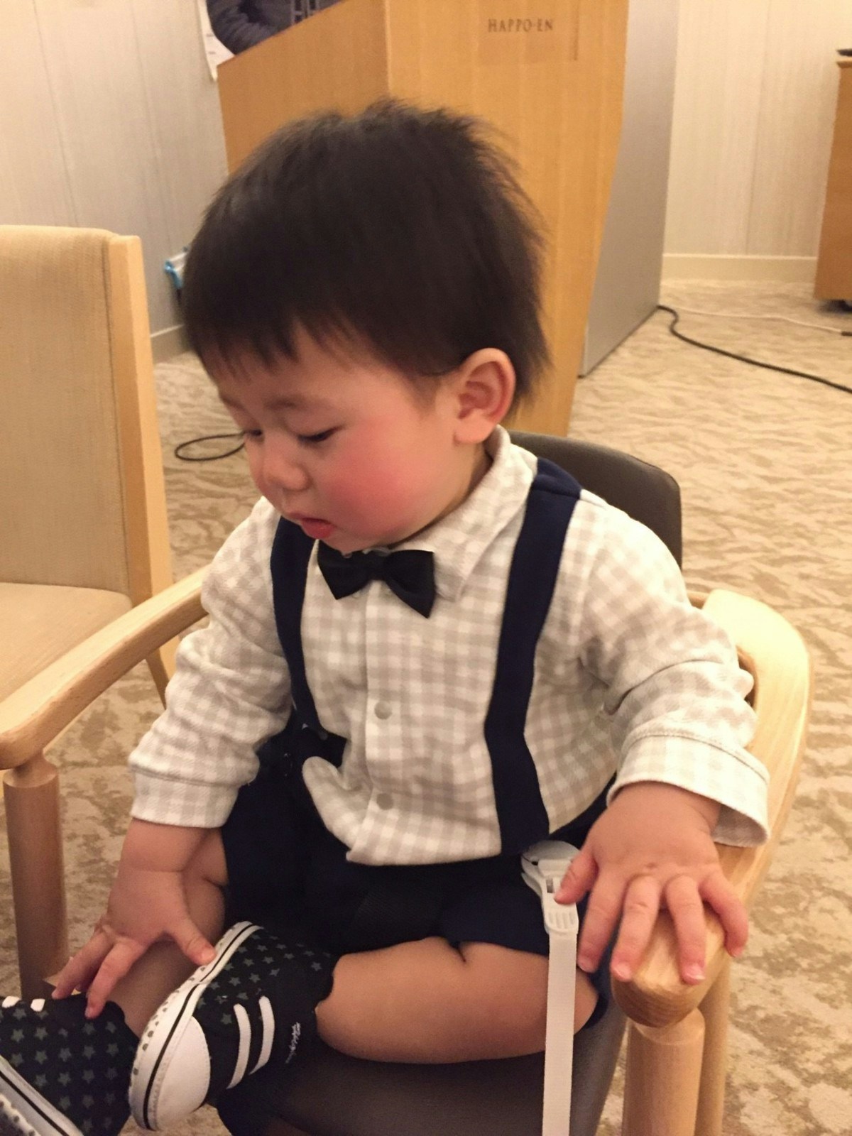 子連れ結婚式はどのように参列する 先輩ママに聞いたご祝儀と子供の服装 ママリ 子連れ結婚式はどのように参列する 先輩ママに聞いたご祝儀と子供の服装 ママリ