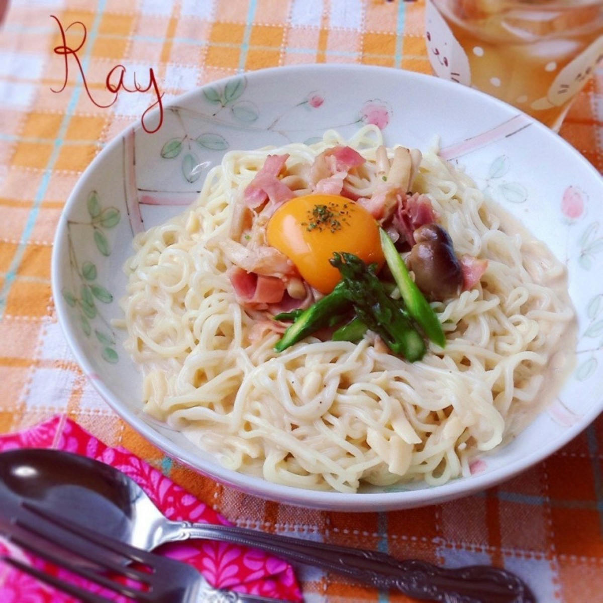 ママの昼食に重宝する パパっとできる簡単冷凍うどんレシピ4選 ママリ ママの昼食に重宝する パパっとできる簡単冷凍うどんレシピ4選 ママリ