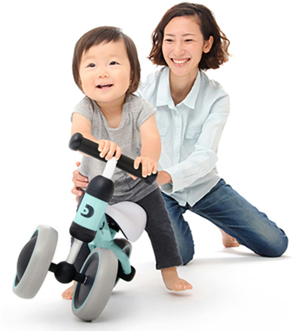 1歳半からの三輪車デビューに！長く使えて折りたためる「ディーバイク