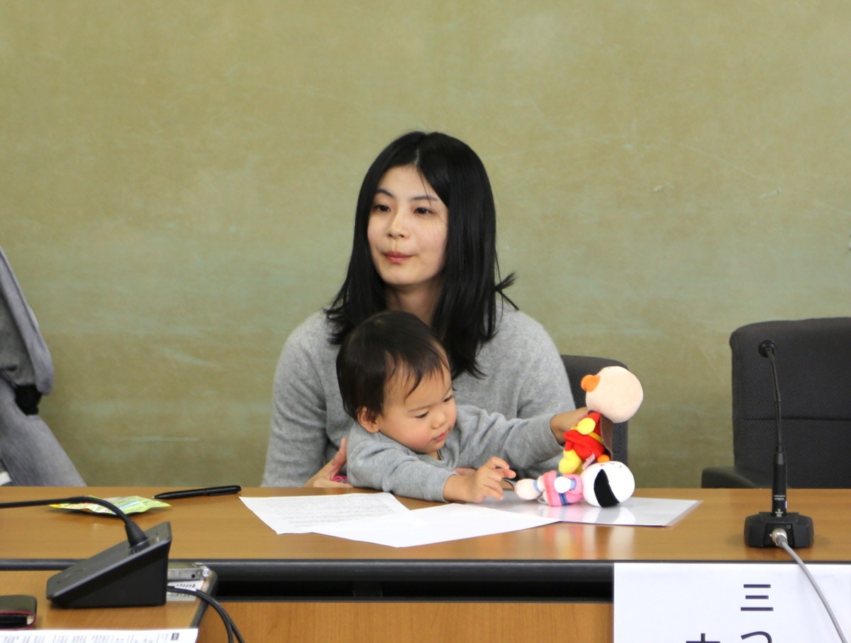 双子 三つ子など多胎児の育児に向き合うママの叫び 圧倒的にマンパワーが足りない ママリ 双子 三つ子など多胎児の育児に向き合うママの叫び 圧倒的にマンパワーが足りない ママリ