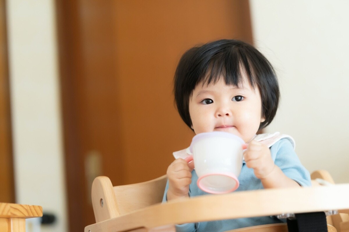 2ページ目 赤ちゃんのストロー飲み練習はいつ始める 教え方や飲ませ方 ストローマグを紹介 ママリ 2ページ目 赤ちゃんのストロー飲み練習はいつ始める 教え方や飲ませ方 ストローマグを紹介 ママリ