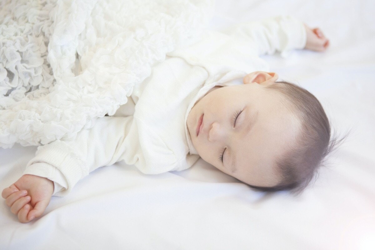 新生児の赤ちゃんに枕は必要 使い方のポイント注意点 ママリ