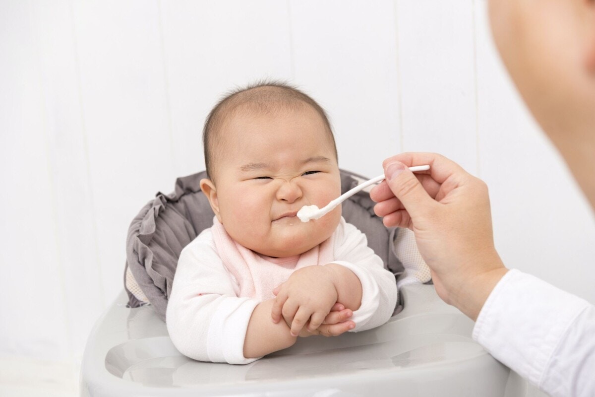 離乳食を食べない赤ちゃんへの対処法 月齢別の原因と進め方 ママリ 離乳食を食べない赤ちゃんへの対処法 月齢別の原因と進め方 ママリ