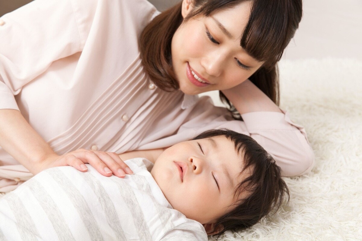 2ページ目 上手な子どもの寝かしつけ方 ママたちの実践法もあわせて紹介 ママリ