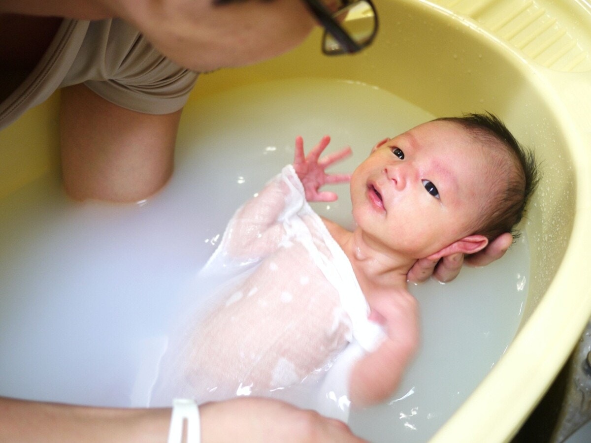 赤ちゃんに入浴剤はいつから使える 選び方とおすすめ入浴剤10選 ママリ