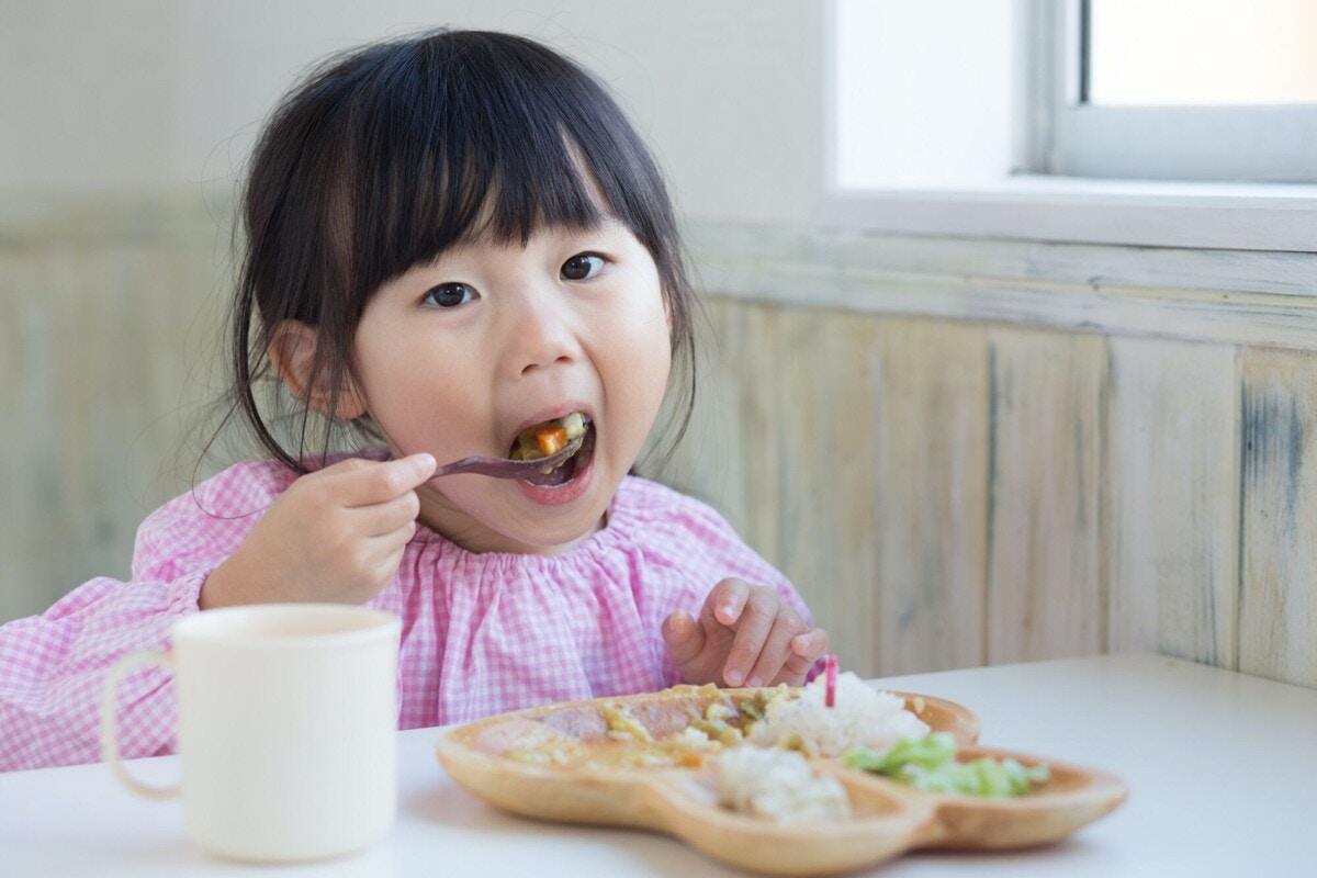 3歳児の食事は毎日が戦い 気を付けるポイントやよくある悩みを解消 ママリ