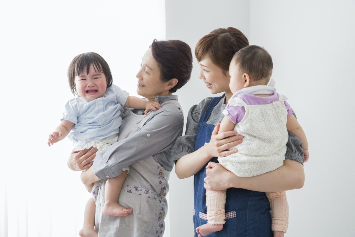 3ページ目 1歳で人見知りが始まった 赤ちゃんが人見知りする本当の理由と対処方法 ママリ 3ページ目 1歳で人見知りが始まった 赤ちゃんが人見知りする本当の理由と対処方法 ママリ