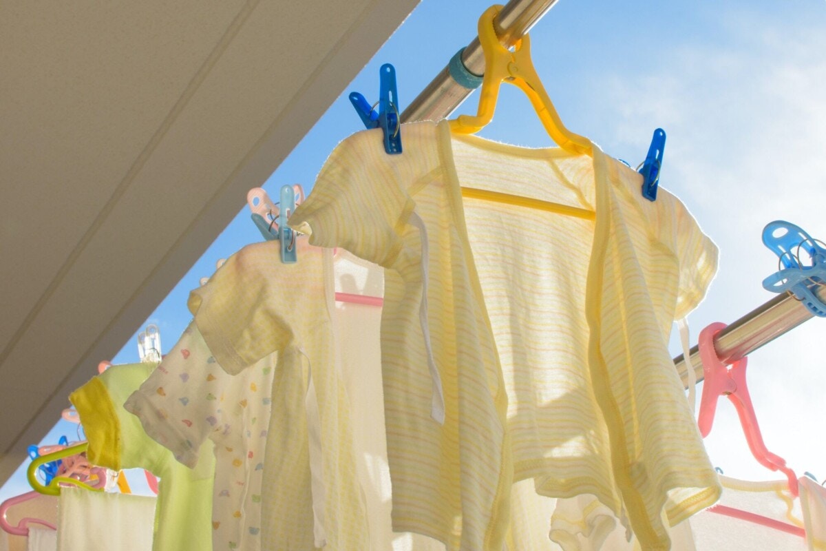 赤ちゃん服の洗濯方法は 水通しの手順といつまで水通しが必要か ママリ 赤ちゃん服の洗濯方法は 水通しの手順といつまで水通しが必要か ママリ