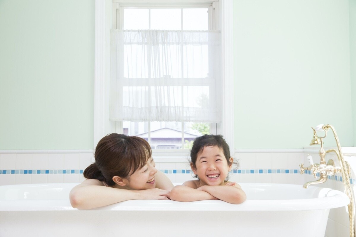 生理中のお風呂をどうしてる 子どもと入る方法やおすすめアイテムを紹介 ママリ