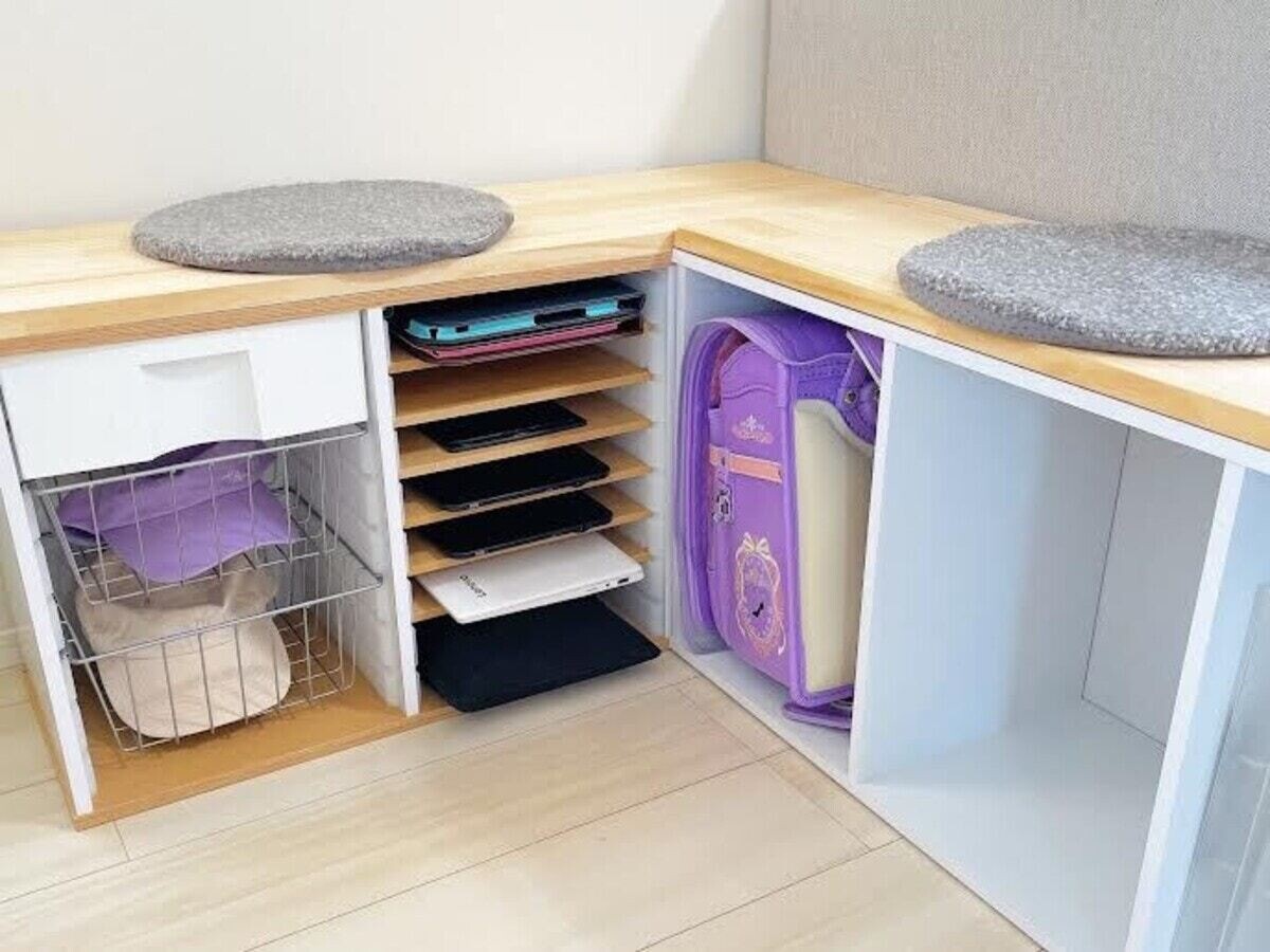 ベンチ代わりにもなる棚です。