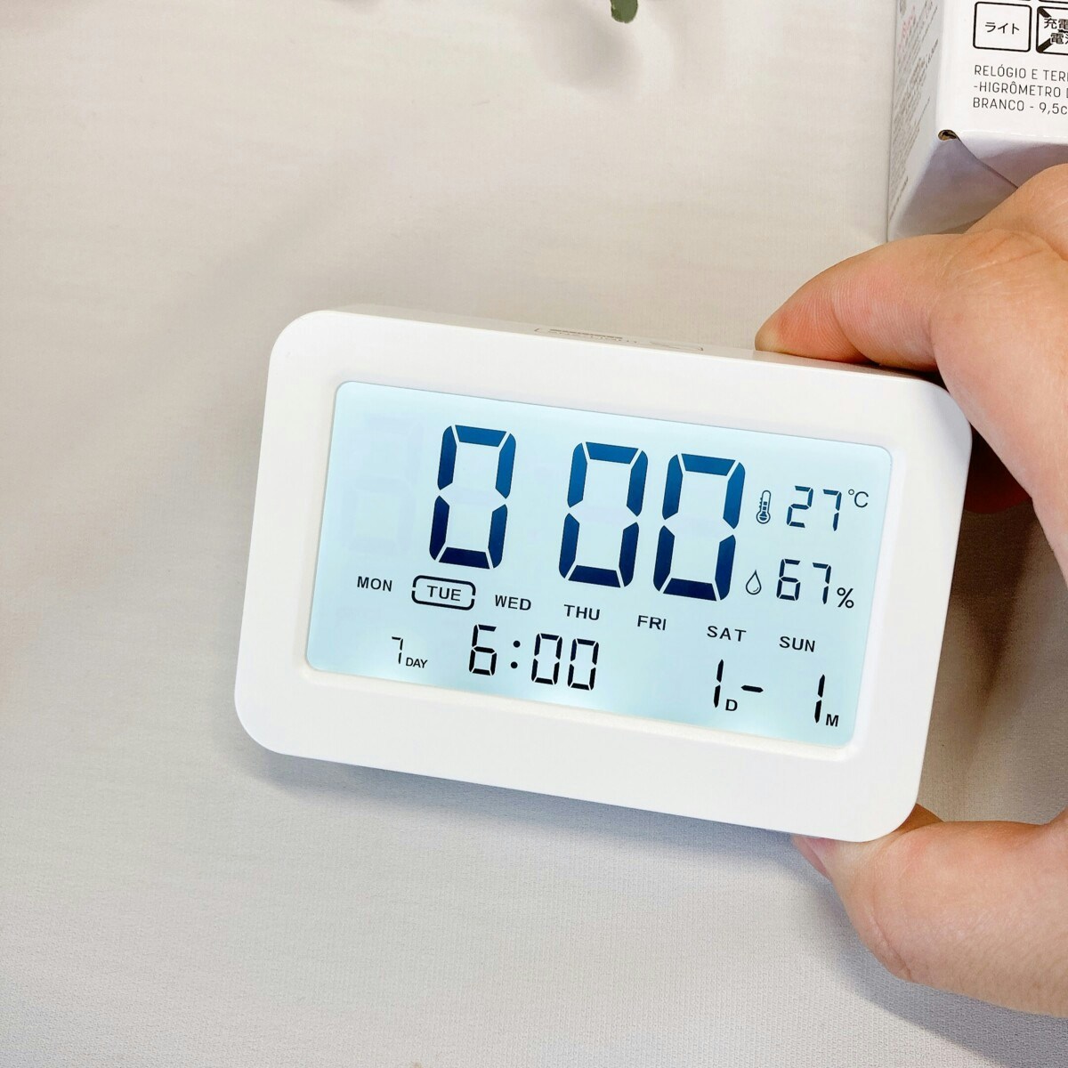 売却 大人気 温度計 湿度計 デジタル時計 卓上 壁掛け 温湿度計 ホワイト