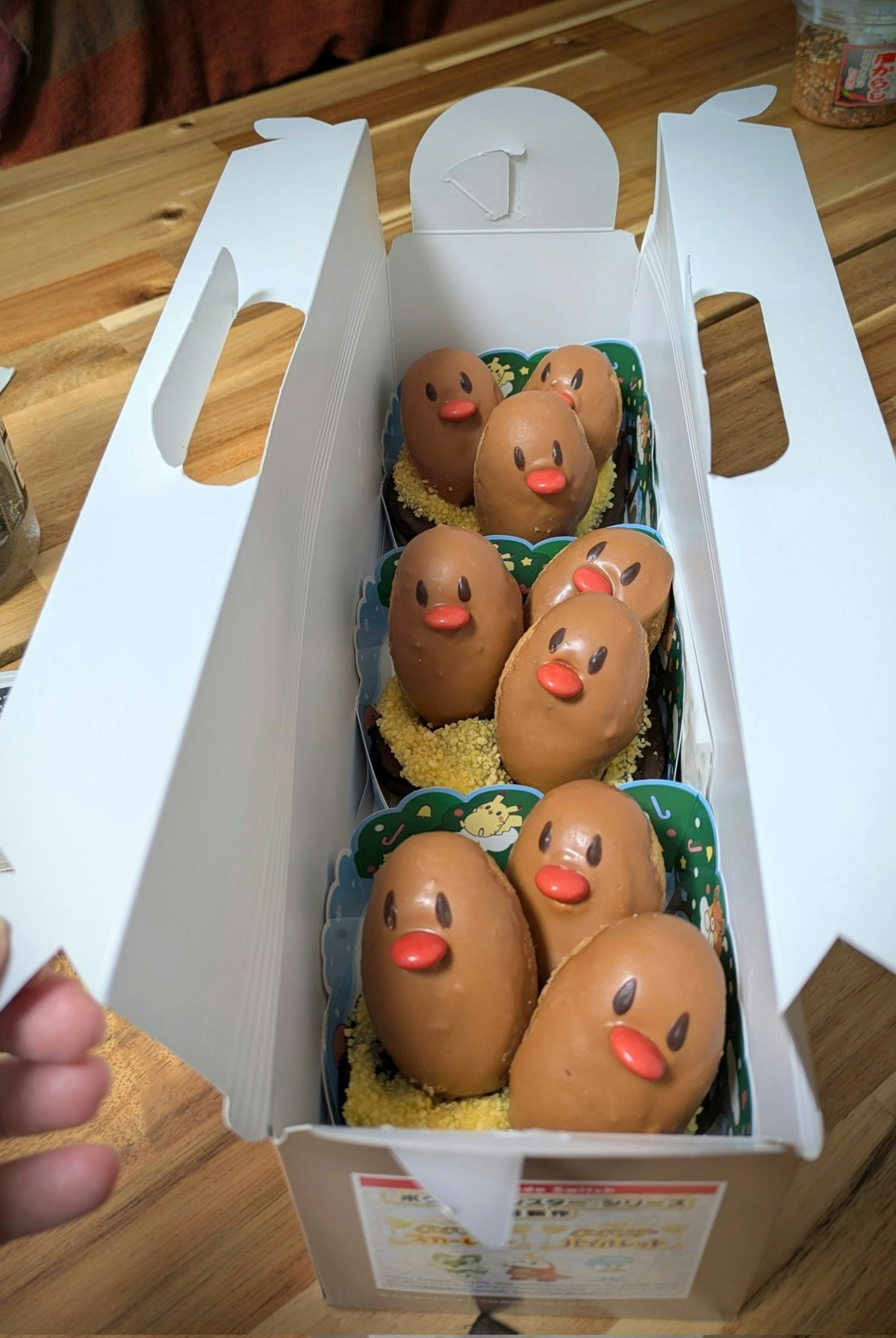 ミスドのネット注文限定！ダグトリオの開封写真に21万いいね「3個頼み