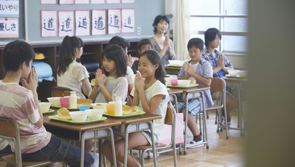 給食