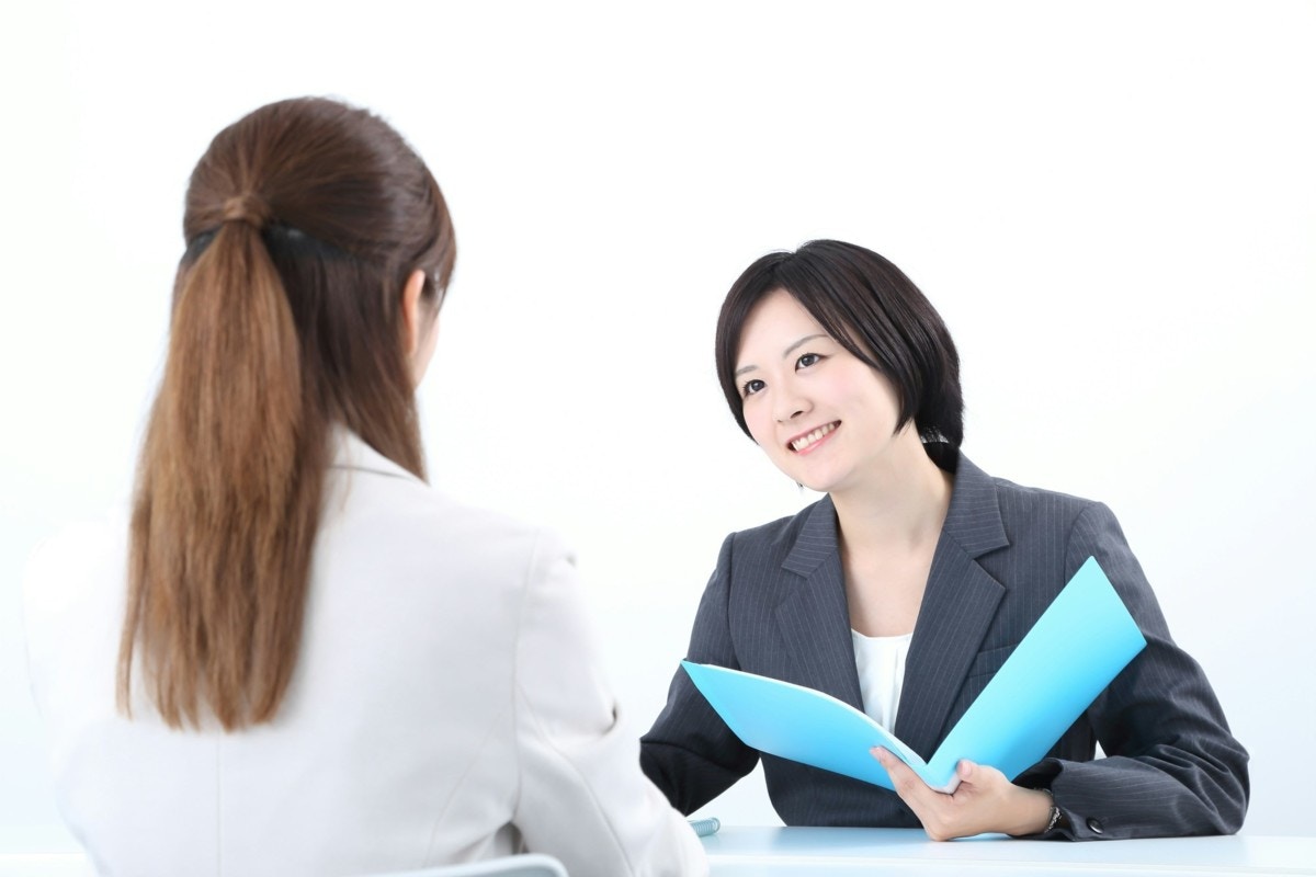 スーツ　女性