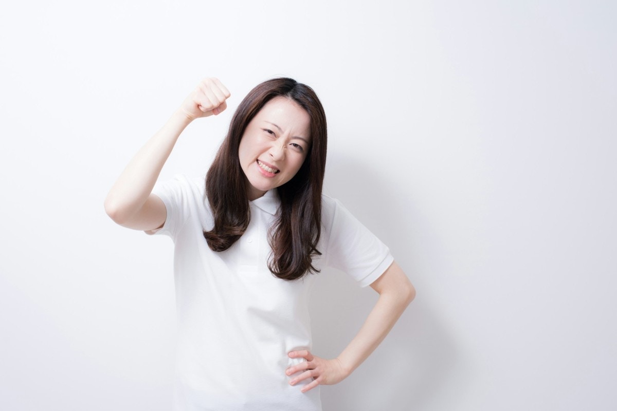 怒る
