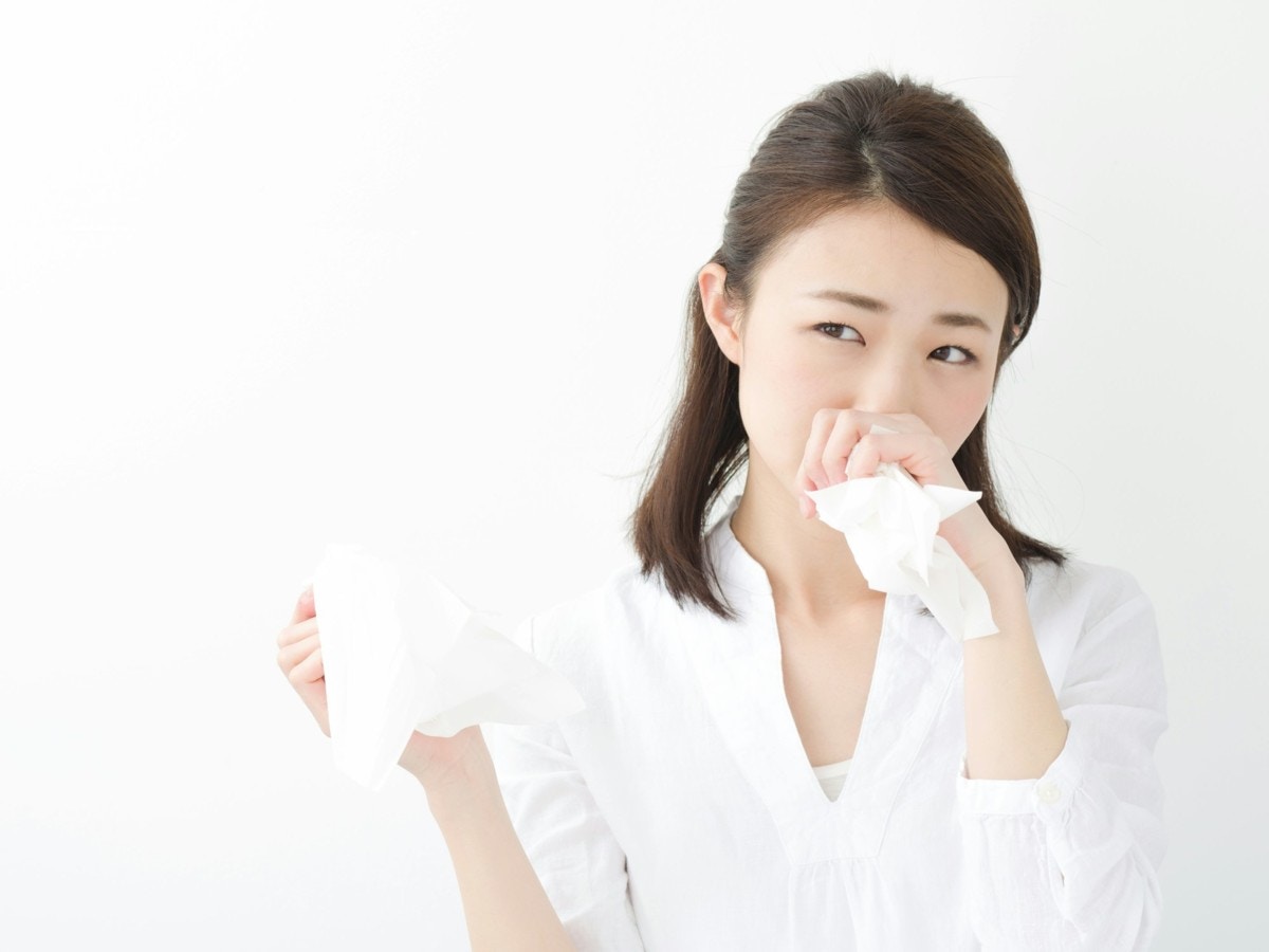女性　泣く　日本人