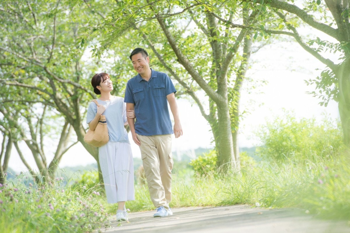 散歩　夫婦