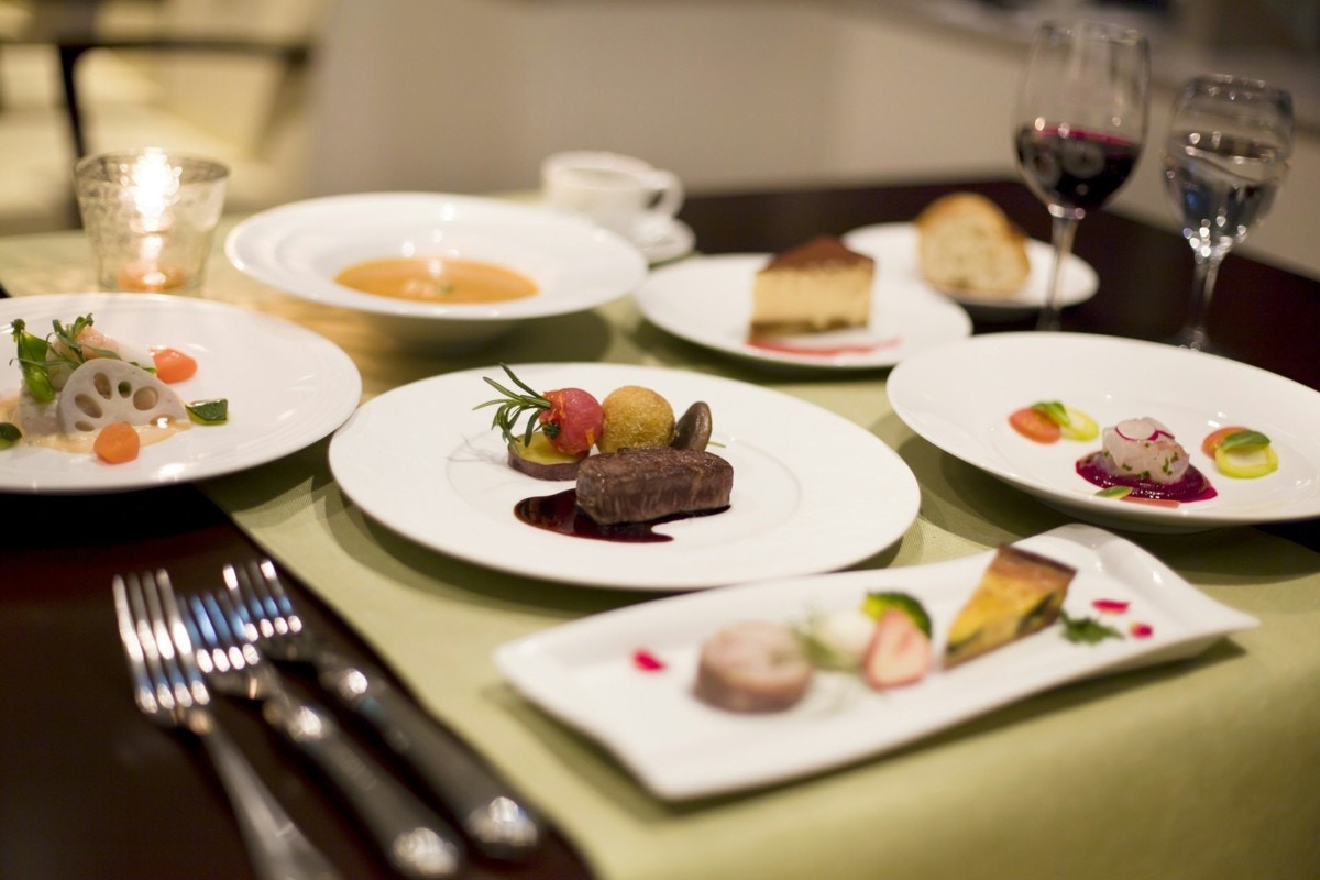 ホテル　ディナー