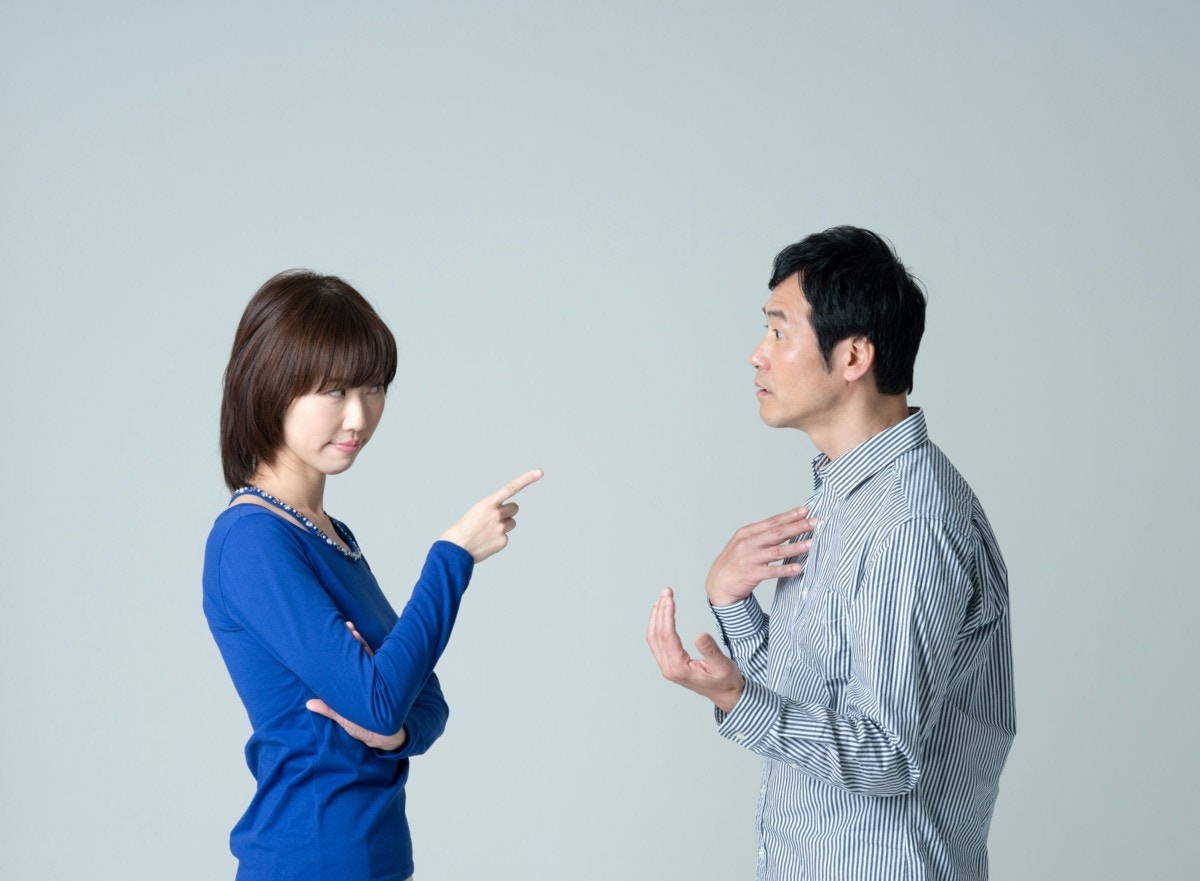 女性　男性　話す