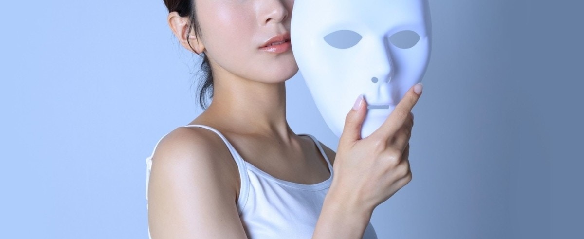 女性　仮面