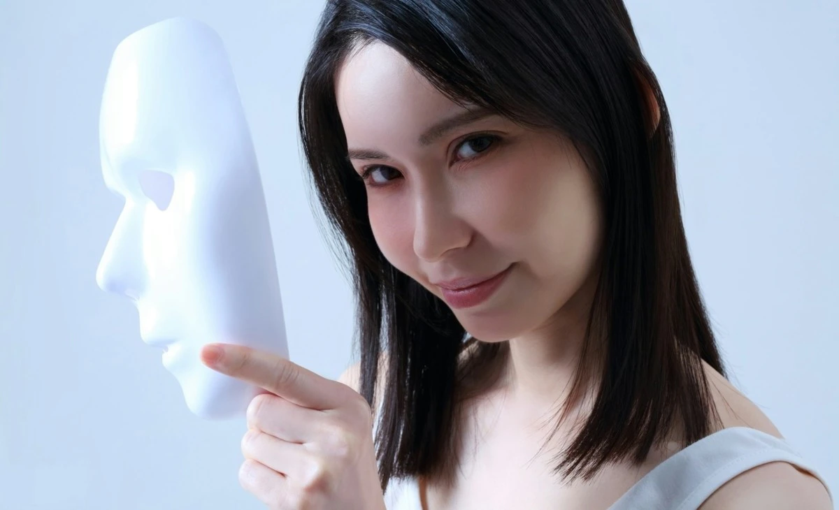 女性　仮面