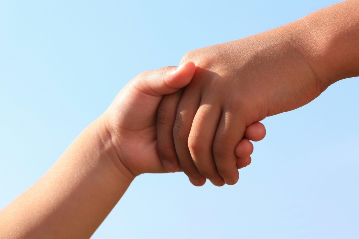 手と手