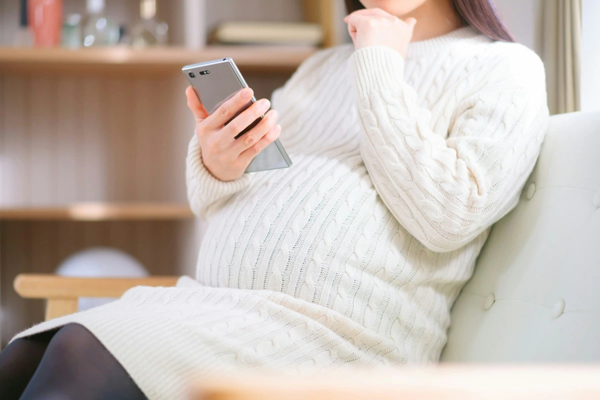 スマホ　女性　悩み