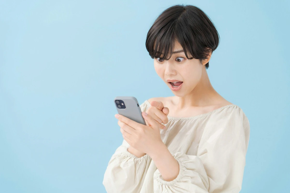 スマホ　驚く