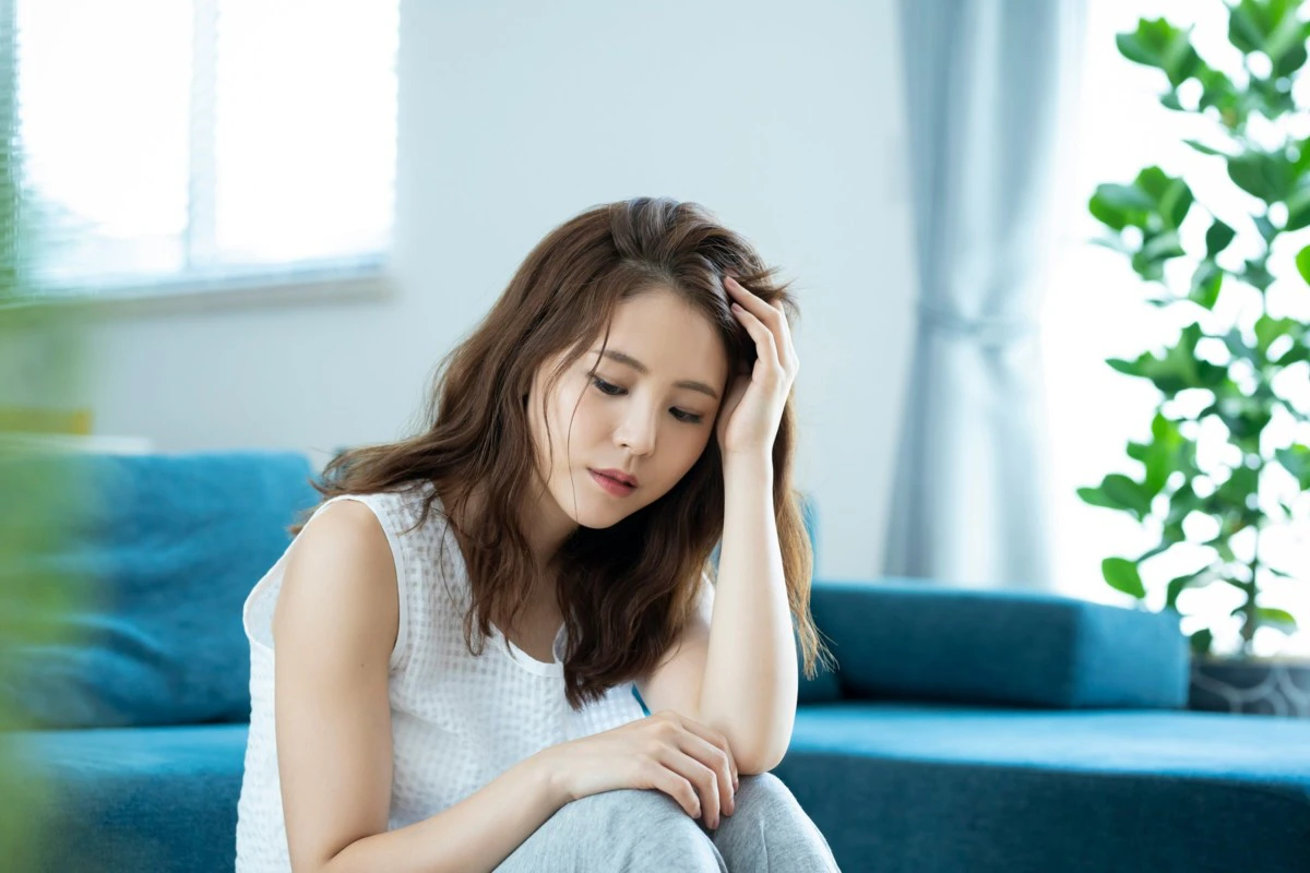 女性　悩む