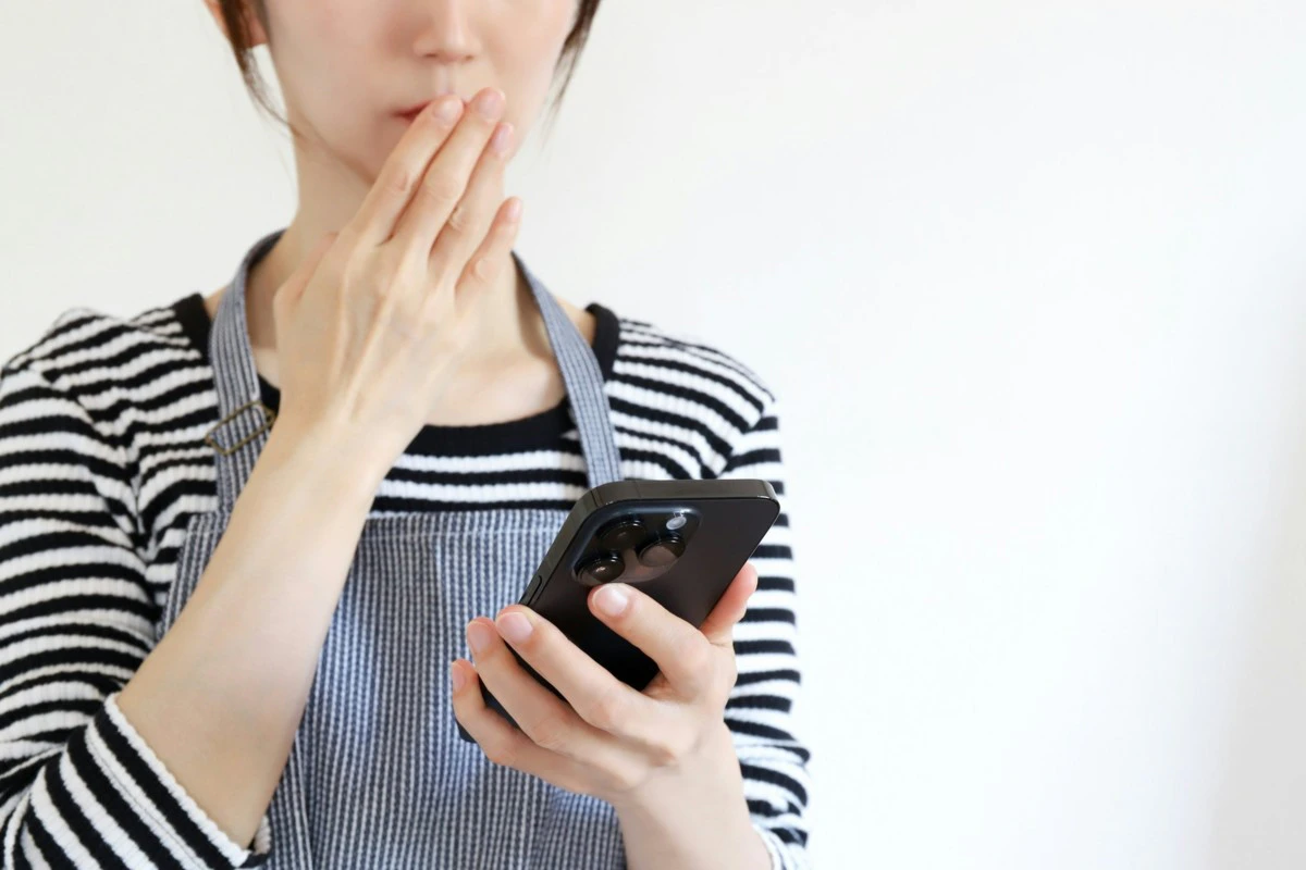スマホ　驚く