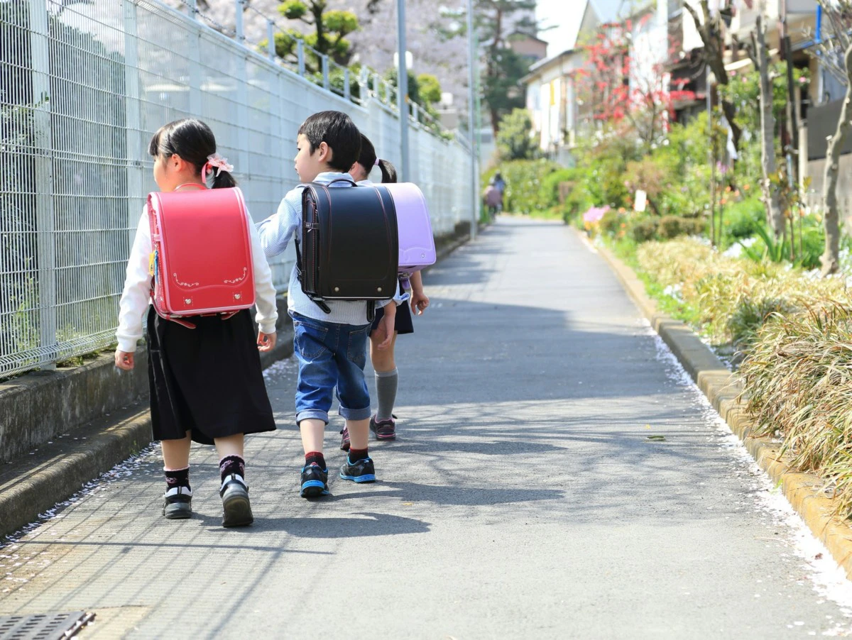 小学生　登校