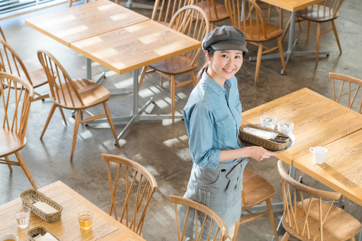 カフェ　バイト