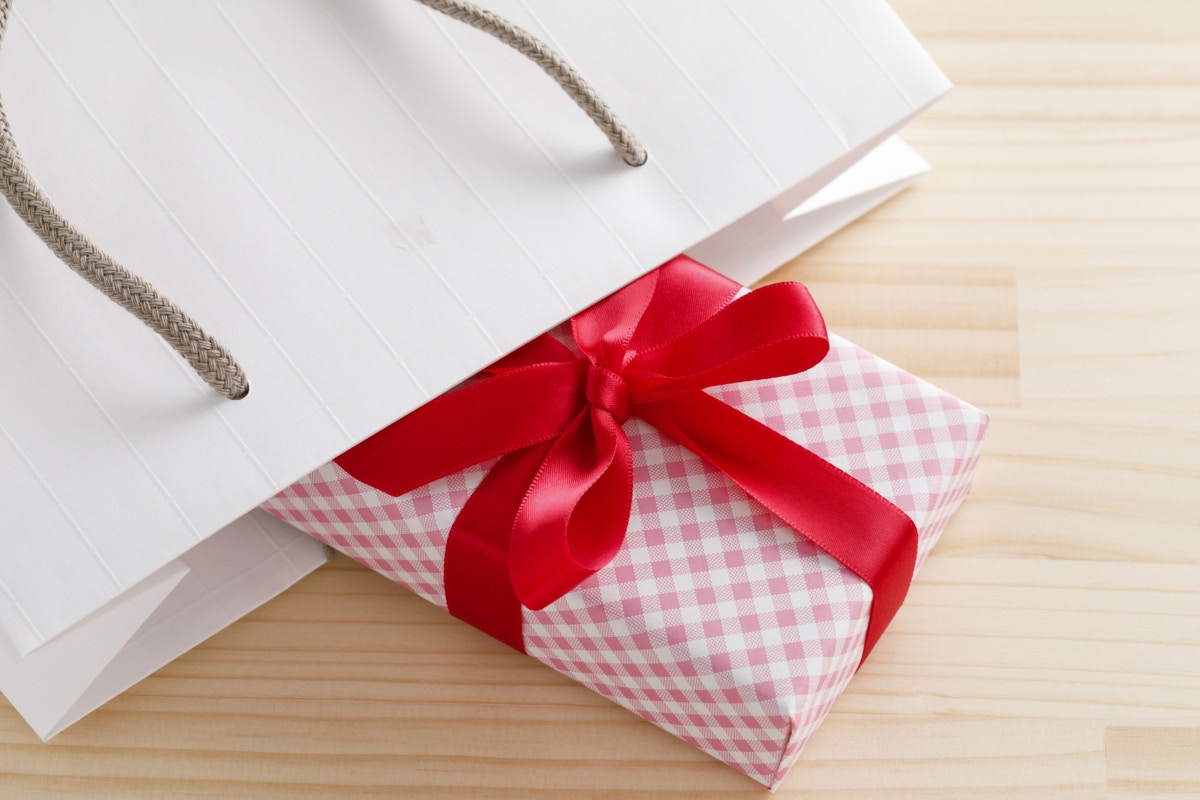 プレゼント　紙袋