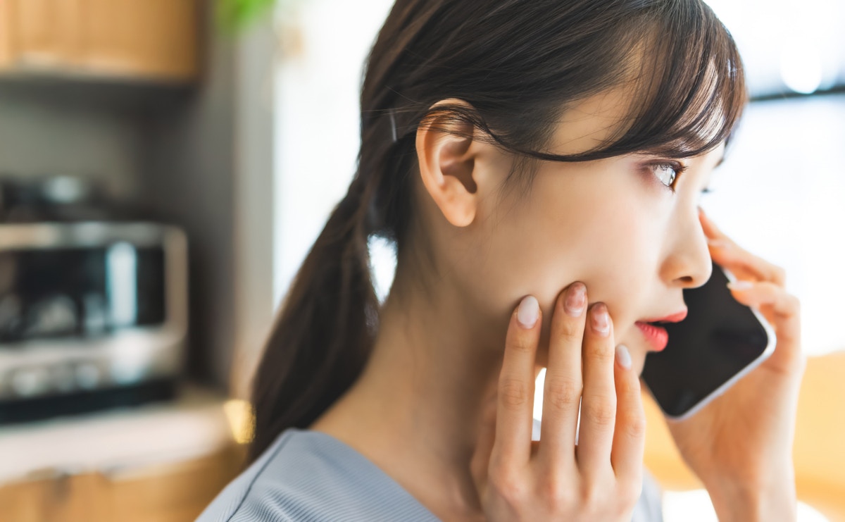 不安　主婦　相談　電話　悩み　キッチン