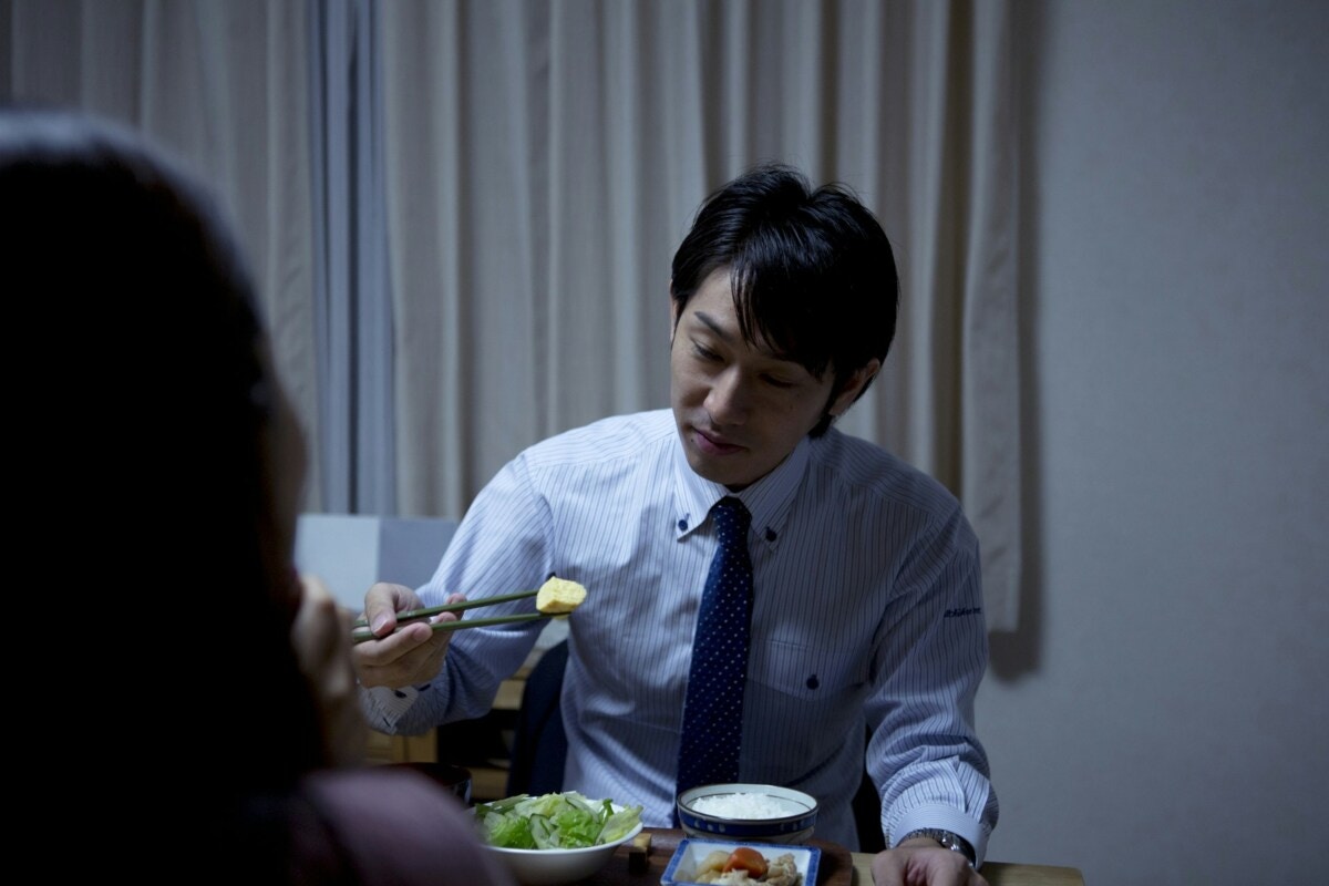 サラリーマン　夜　ダイニング