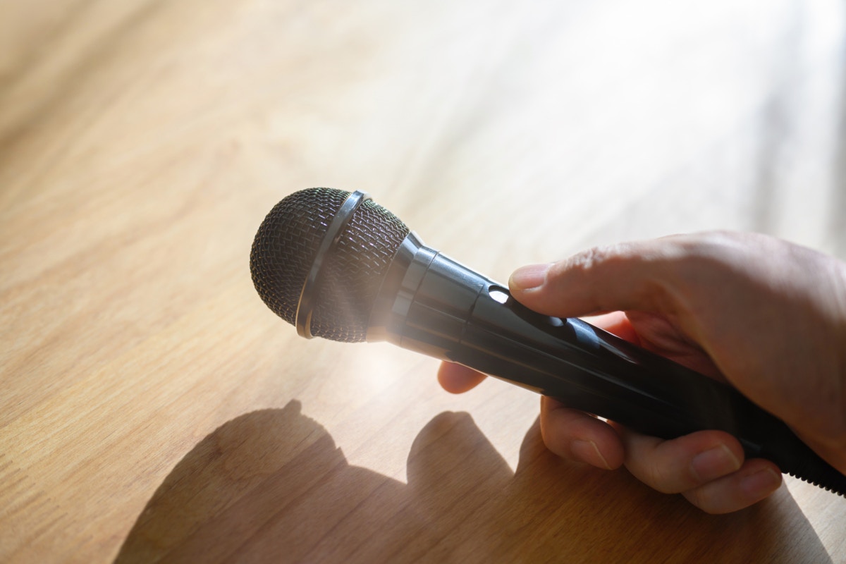 スピーチ　マイク