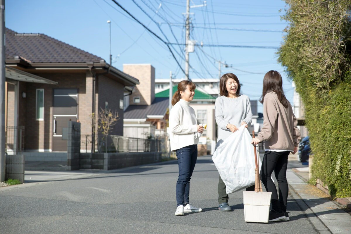 近所　付き合い　道