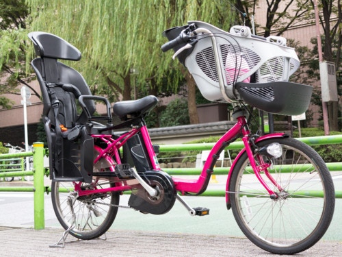 いつから赤ちゃんと抱っこ紐で自転車に乗れるの？ [ママリ]