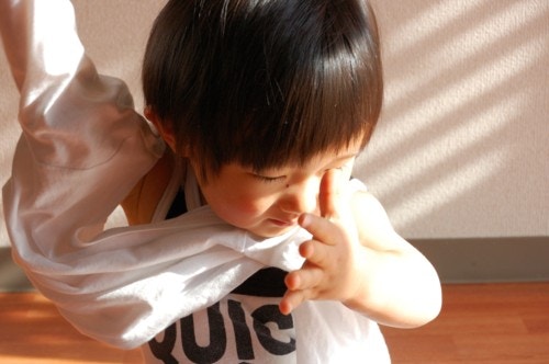 子供が着替えをイヤイヤ そんなときにはどうする 先輩ママの体験談 ママリ 子供が着替えをイヤイヤ そんなときにはどうする 先輩ママの体験談 ママリ